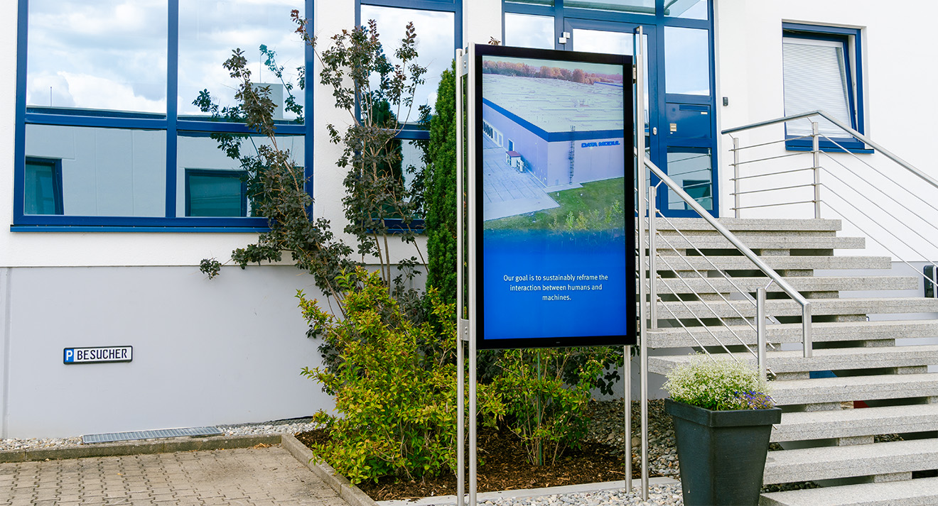 75" outdoor signage monitor at the Weikersheim site 75" outdoor signage monitor at the Weikersheim site